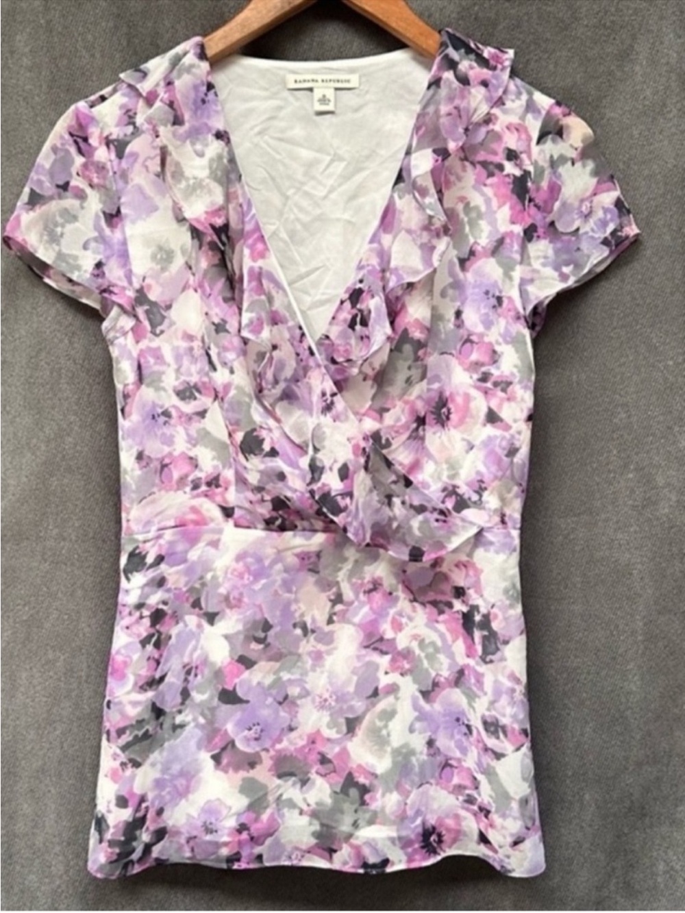 Banana Republic Callie watercolor Floral Faux-wrap Top blouse purple Size 0